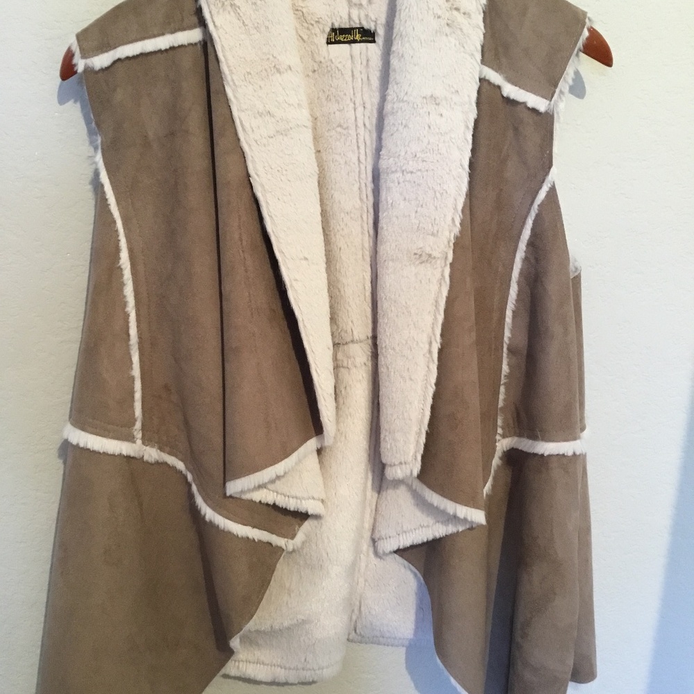 NEW! Shearling Suede Vest Tan Size Med Sherpa Cabincore Sheepskin